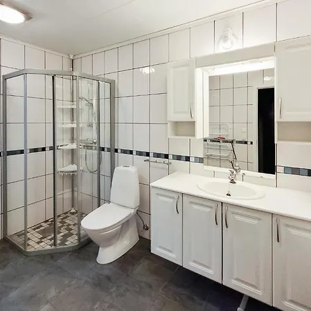 3 Bedroom In Apartment *