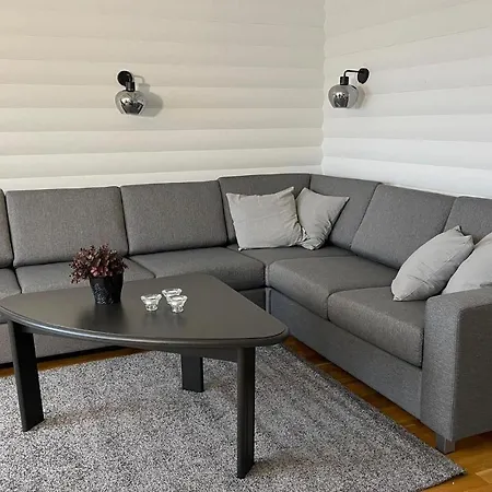 Apartment 3 Bedroom In *